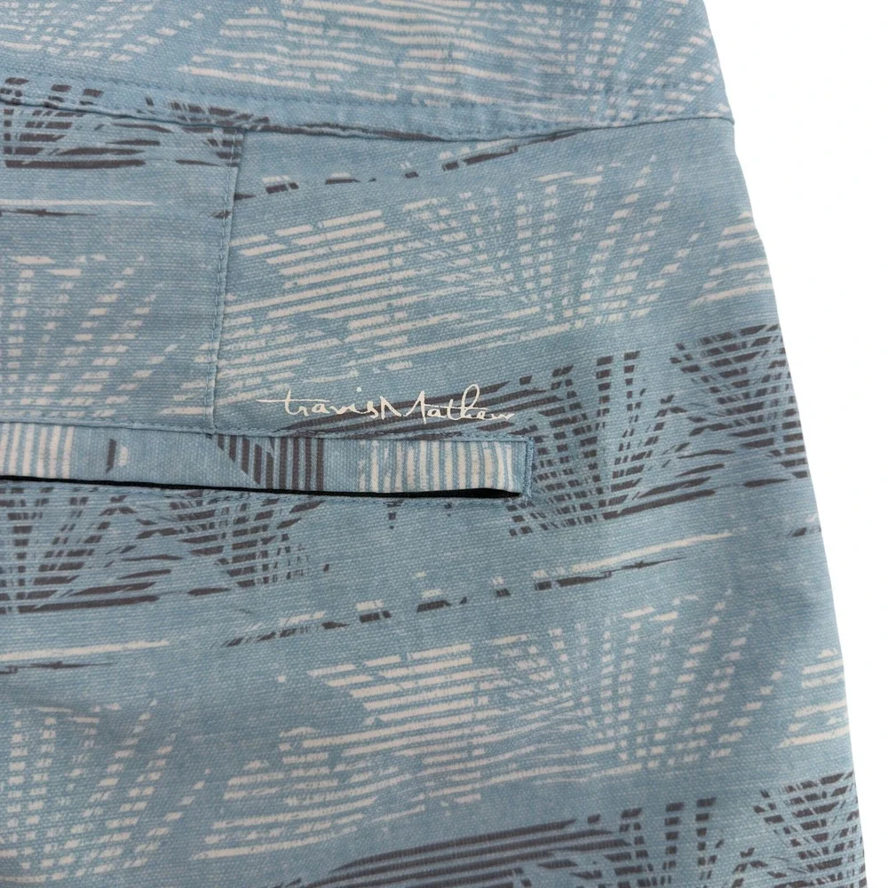TravisMathew Mens Blue Palm Stripe‎ Board Shorts Swim Trunks Size 38 Stretch